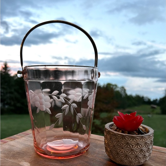 Vintage Set up PINK DEPRESSION GLASS ICE BUCKET 2 coupe glasses/shot glass - Picture 6 of 15